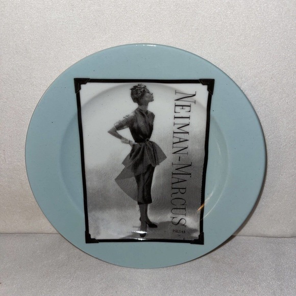 Set 2 Neiman Marcus 8" Plates Showcasing Vintage Fashions Celebrating 95 Years - Picture 4 of 5